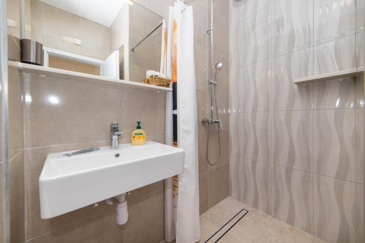 Apartment Maris Макарска Екстериор снимка