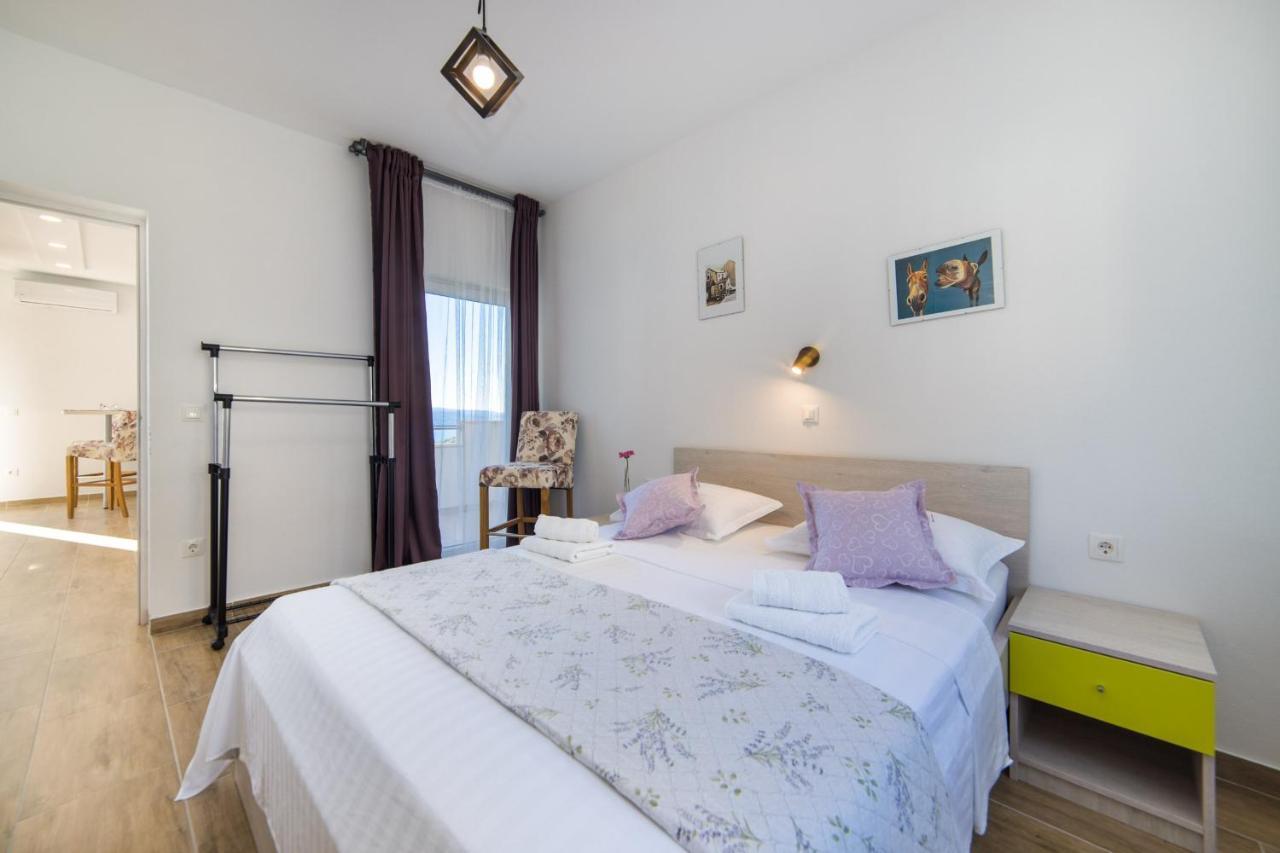 Apartment Maris Макарска Стая снимка